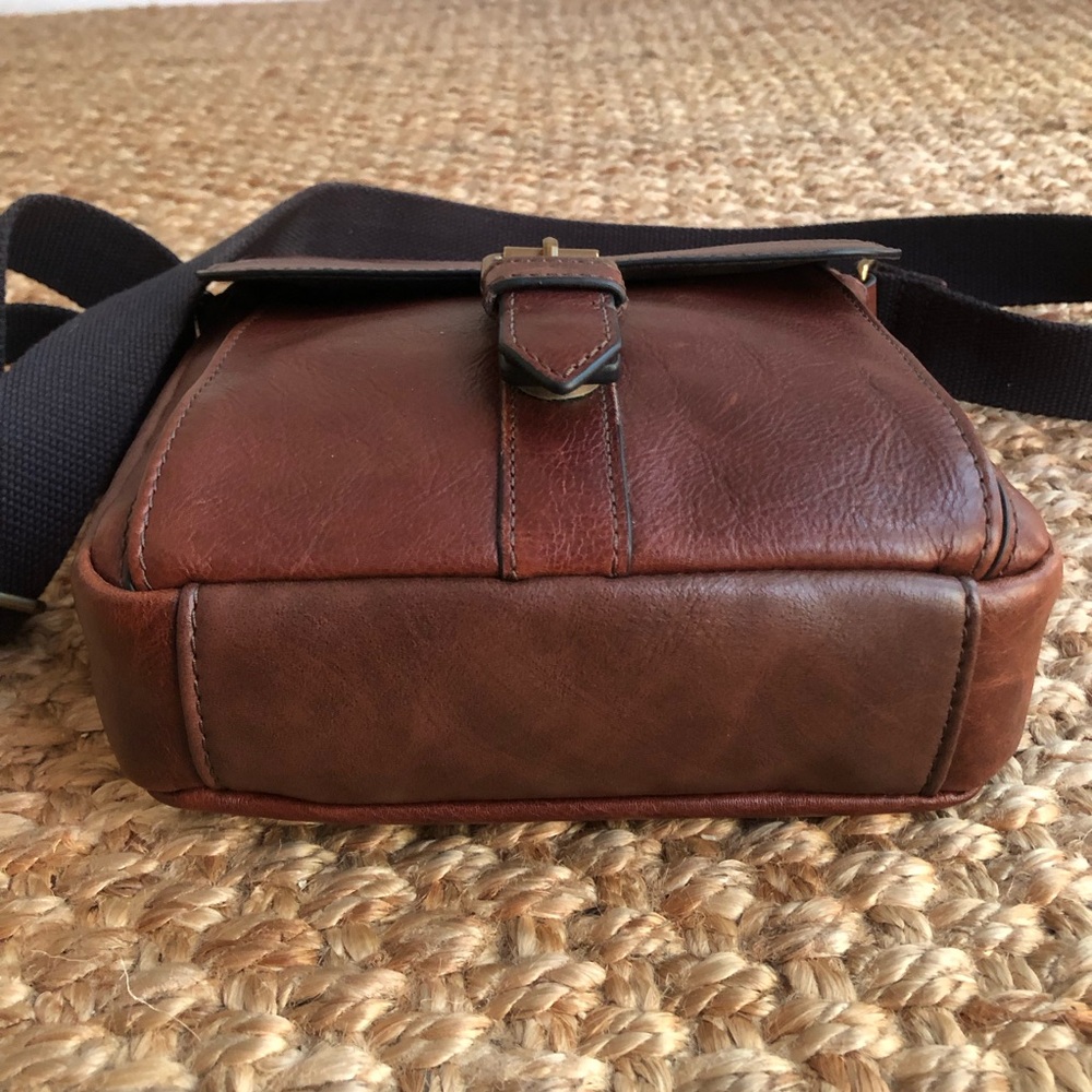 New: Fossil Miles Leather Courier Bag with Adjustable Strap - Picture 9 of 16